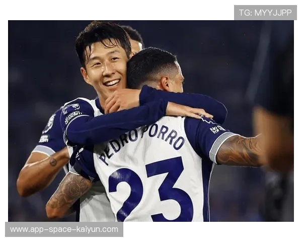 孙兴慜利用速度切入禁区，热刺再度扩大威胁