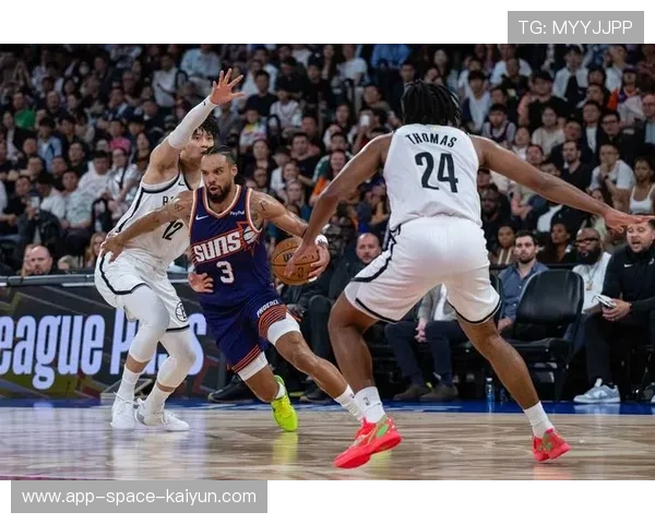 布克突破上篮连中,凤凰城逆转瞬间实现