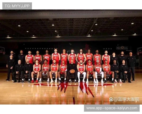 湖人3连胜，5胜2负排西部第三，明日背靠背战第四的开拓者，湖人连签三人